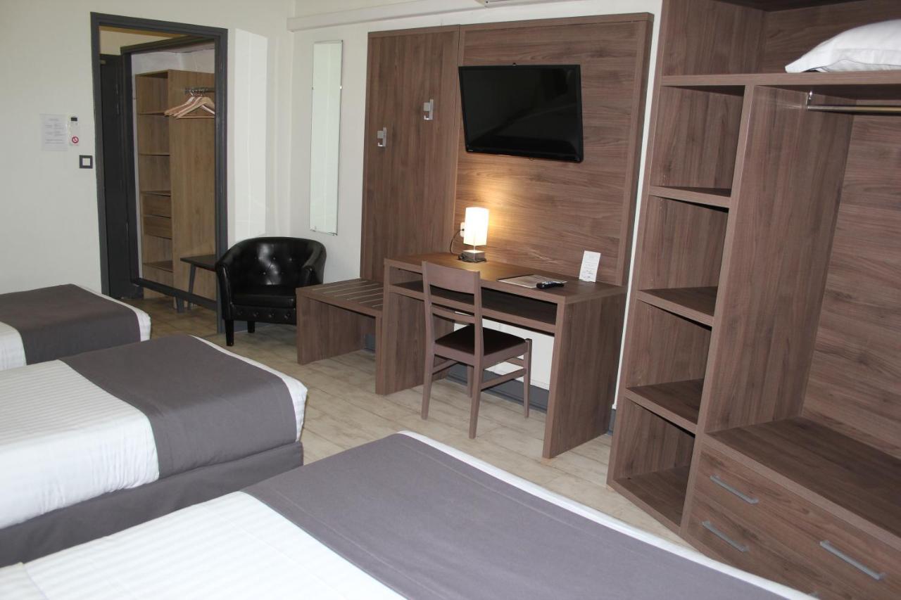 Hotel Univers كارْبُنْترا المظهر الخارجي الصورة