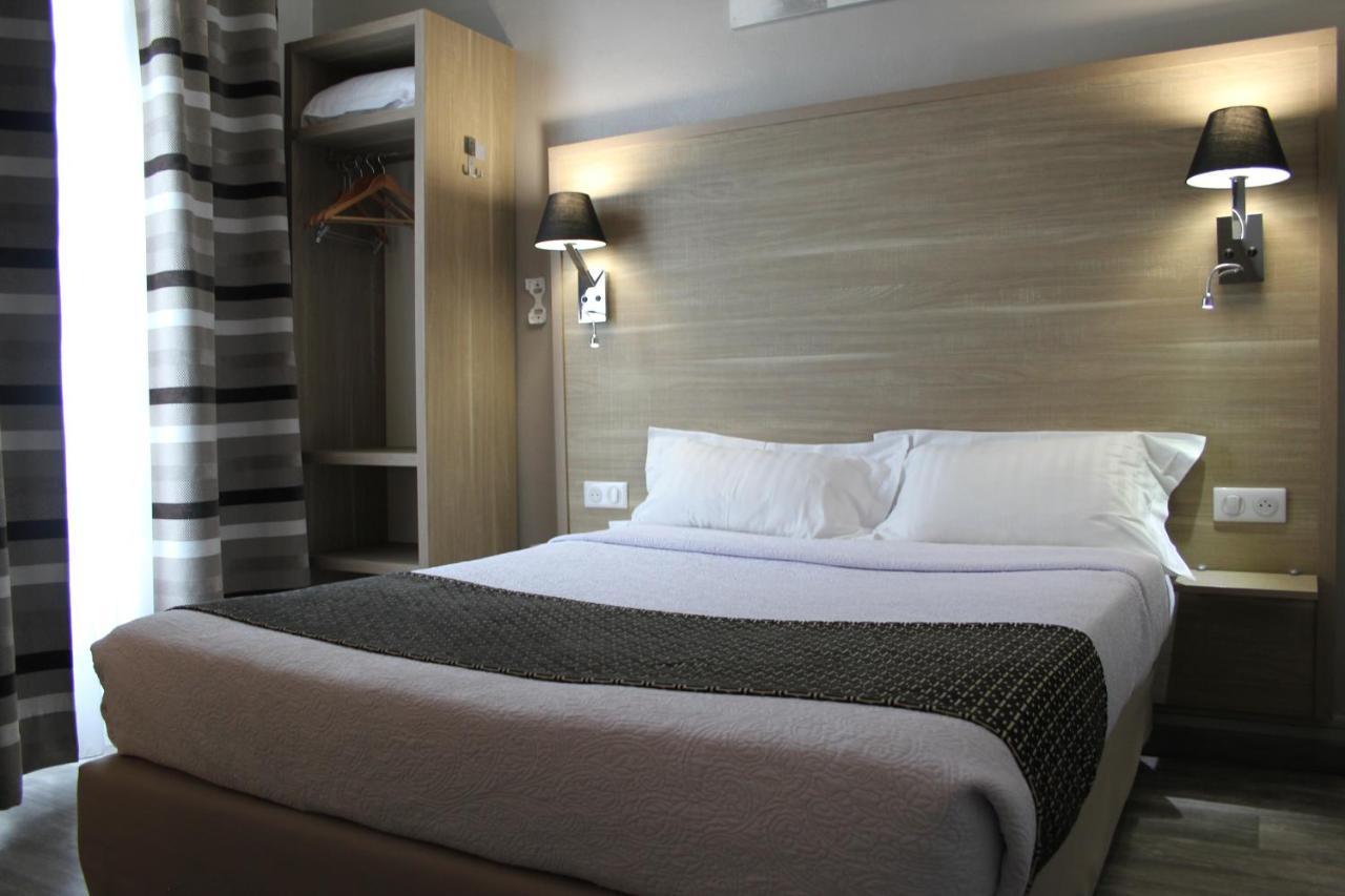 Hotel Univers كارْبُنْترا المظهر الخارجي الصورة