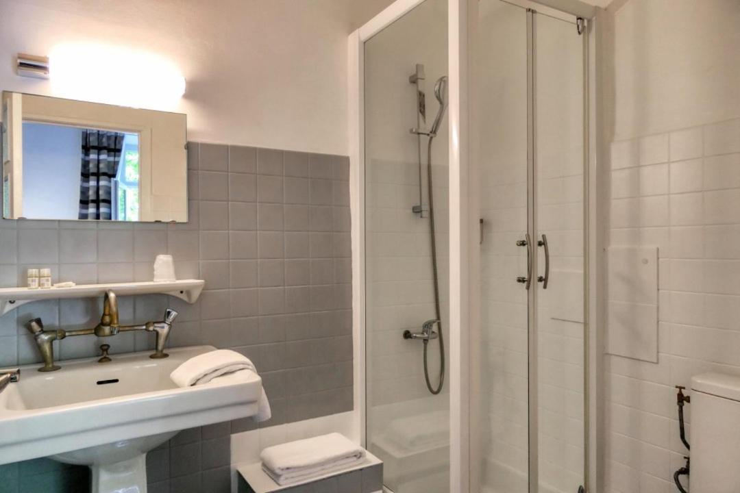 Hotel Univers كارْبُنْترا المظهر الخارجي الصورة