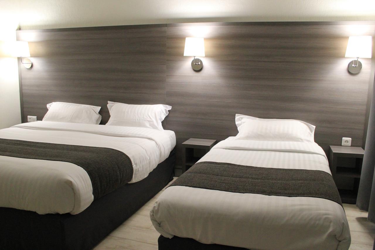 Hotel Univers كارْبُنْترا المظهر الخارجي الصورة
